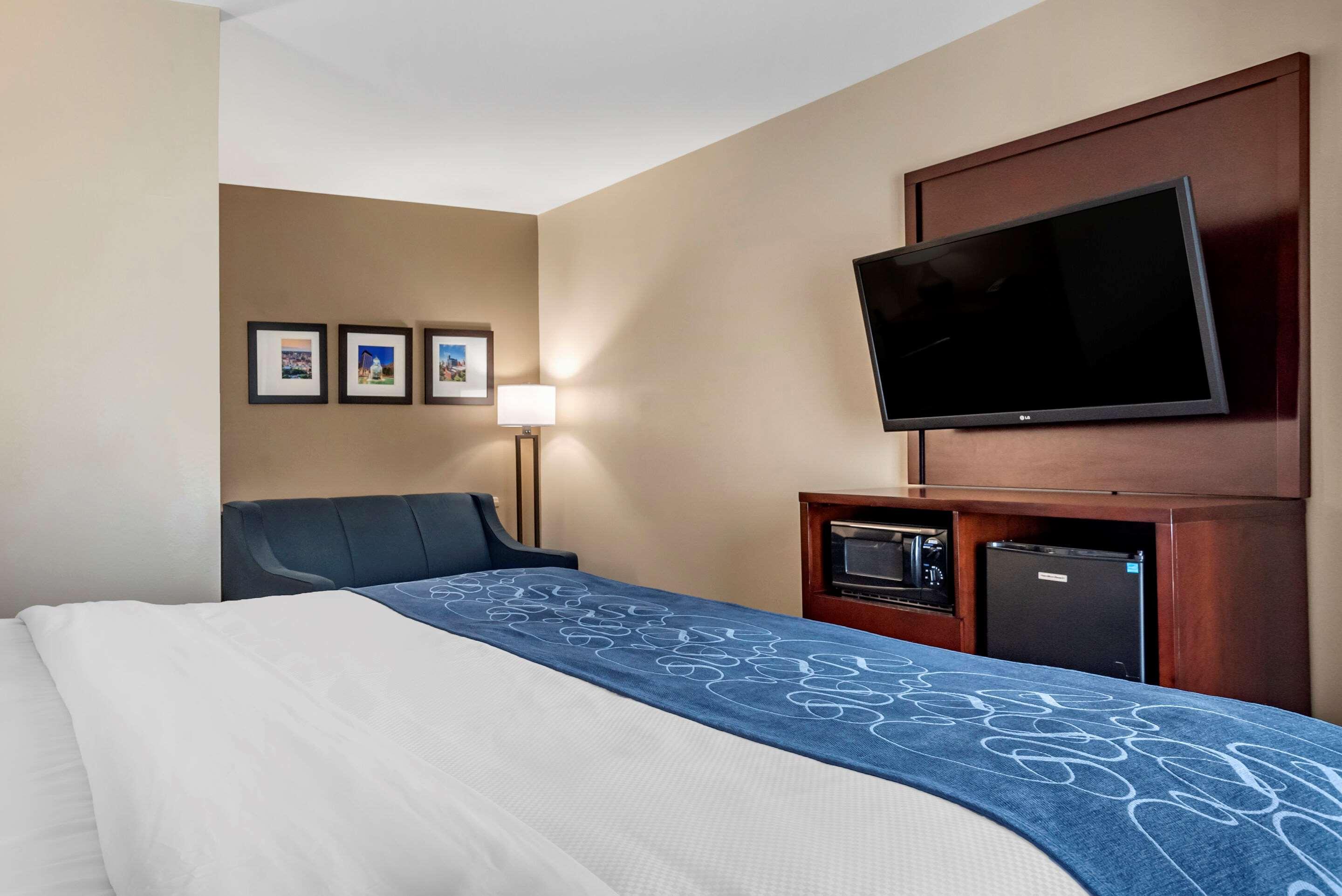 Comfort Suites Pell City I-20 Exit 158 Buitenkant foto