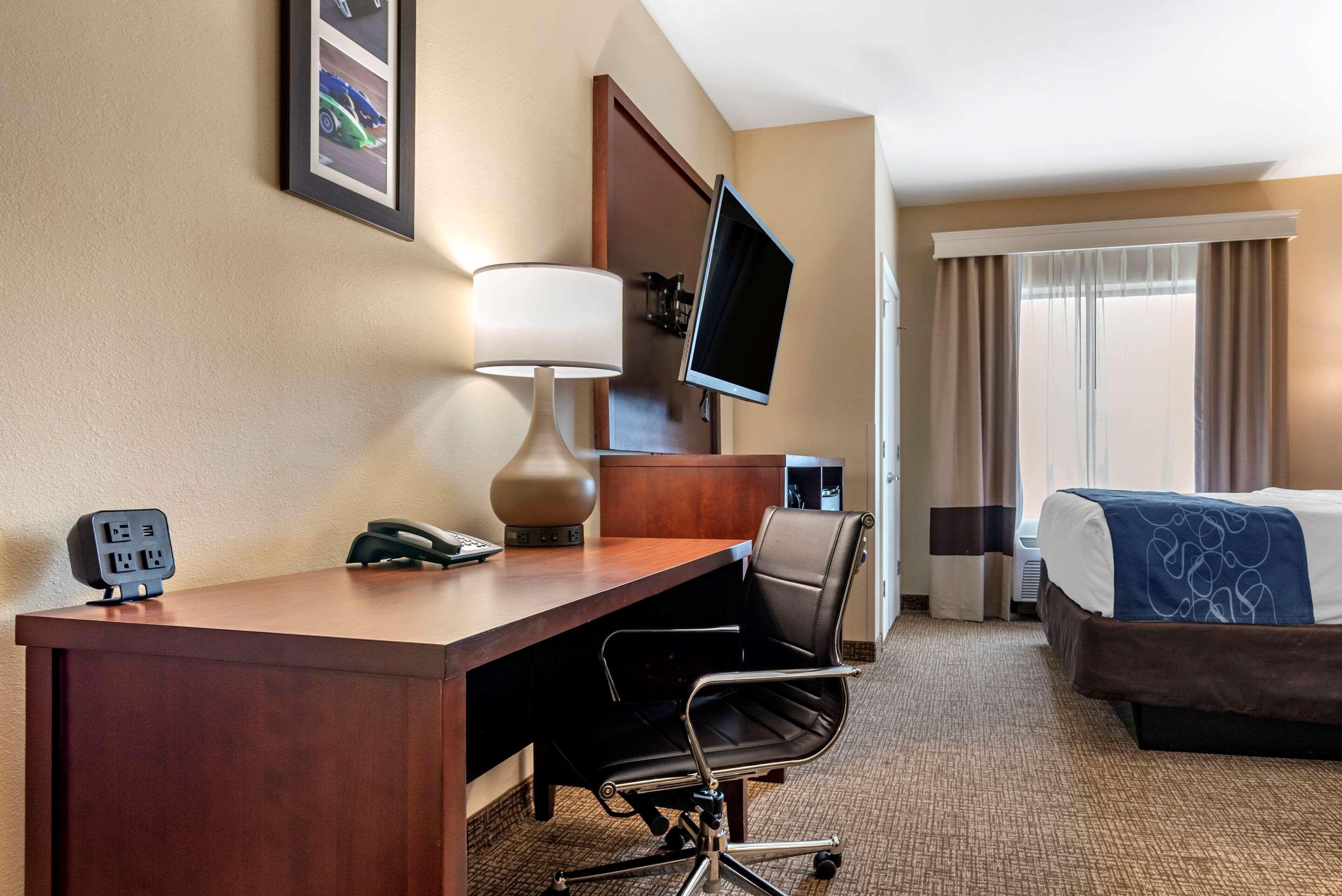 Comfort Suites Pell City I-20 Exit 158 Buitenkant foto