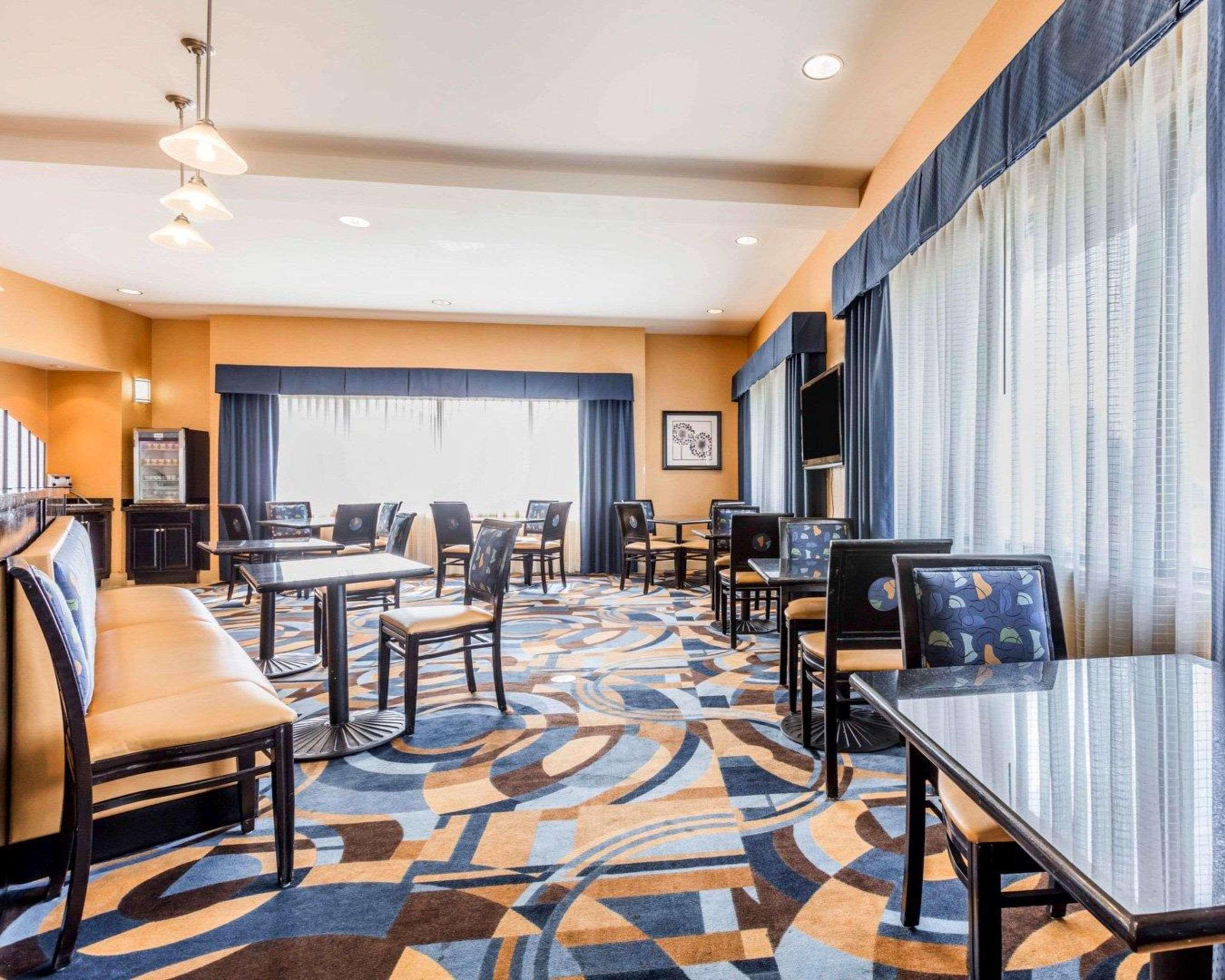 Comfort Suites Pell City I-20 Exit 158 Buitenkant foto