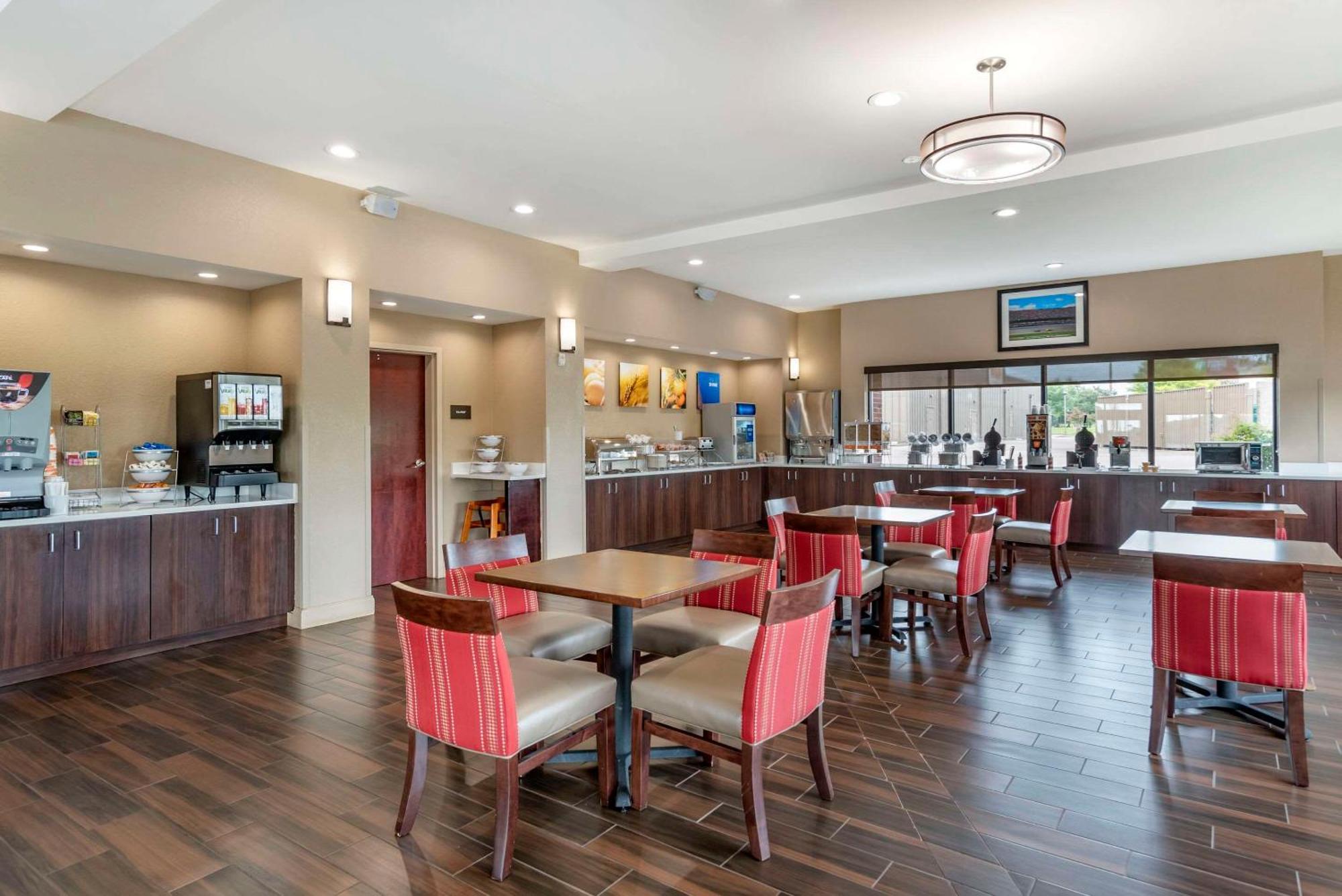 Comfort Suites Pell City I-20 Exit 158 Buitenkant foto